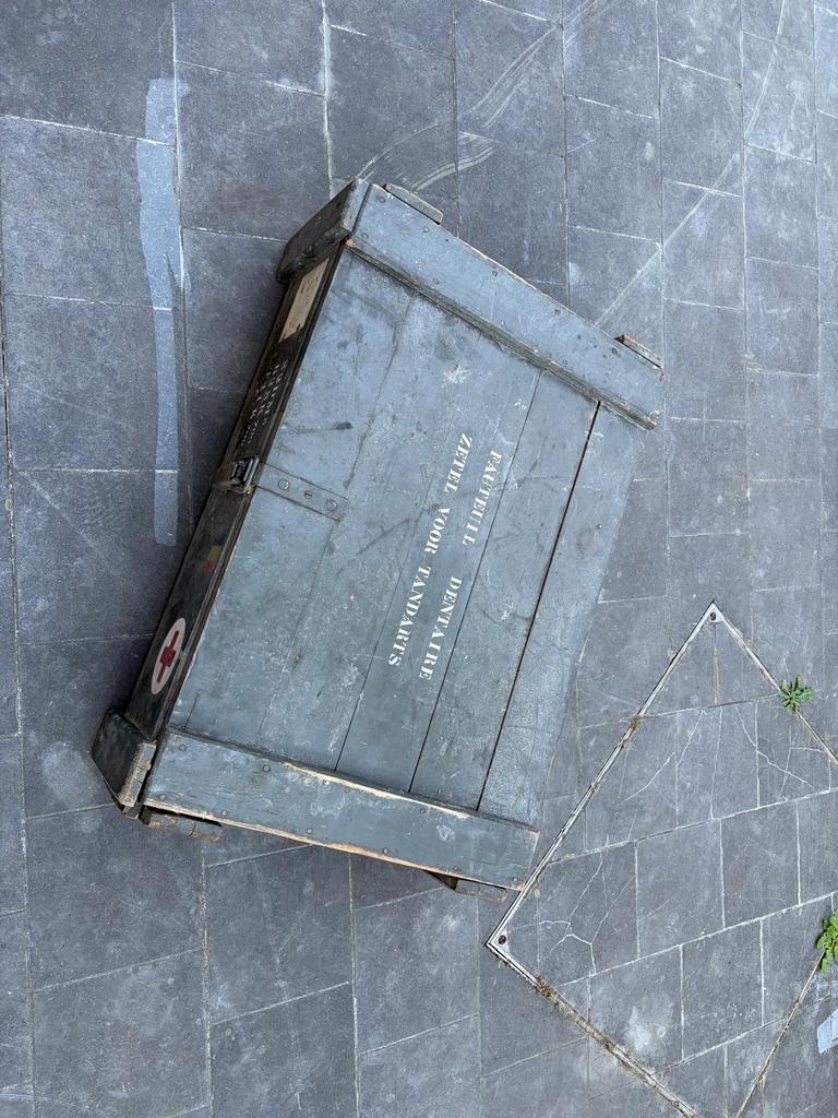Originele Belgische leger tandartsstoel met kist, Verzamelen, Ophalen, Landmacht, Overige typen