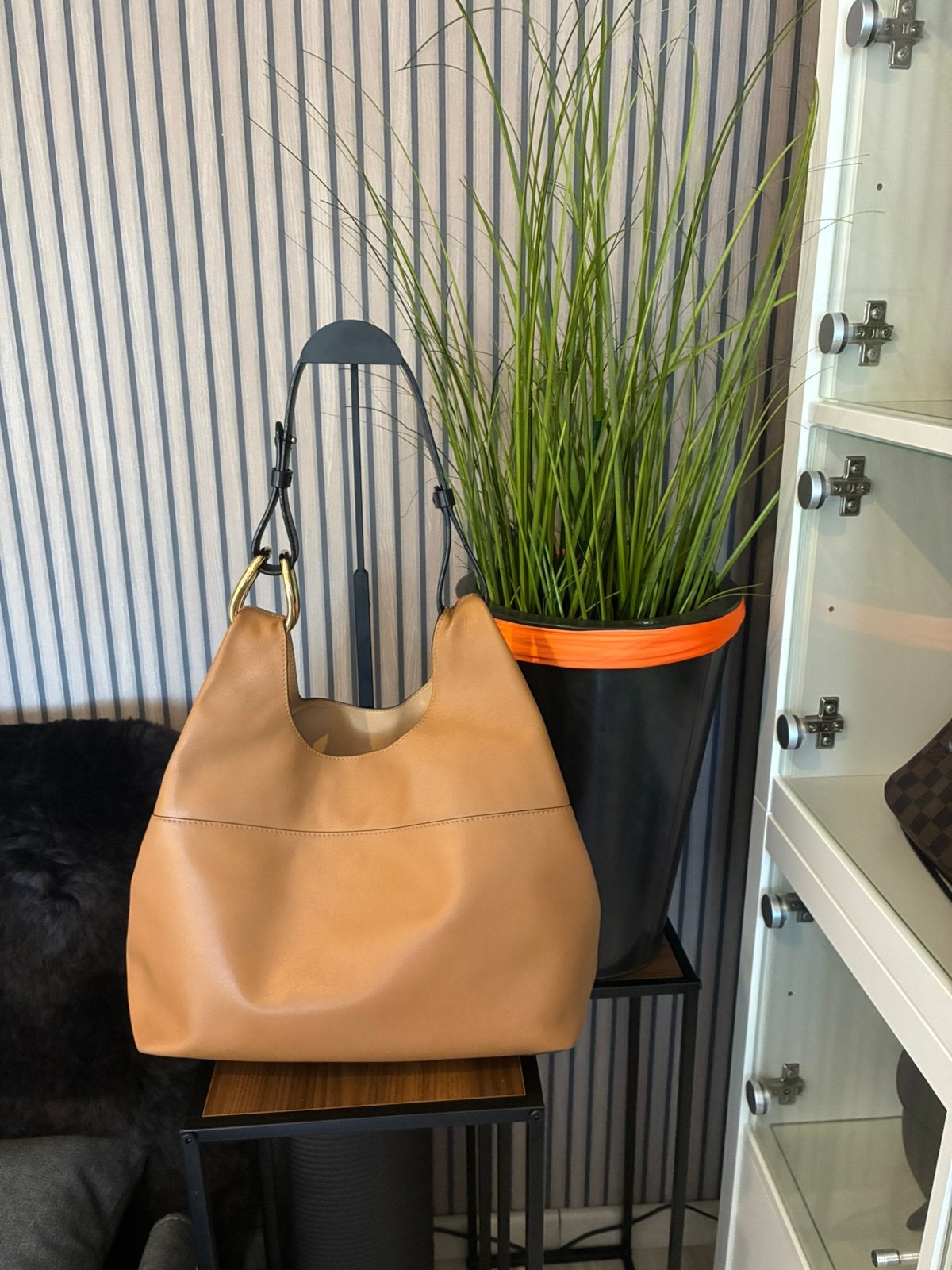 Delvaux schoudertas Givry With Me PM, Handtassen en Accessoires, Tassen | Damestassen, Ophalen, Zo goed als nieuw