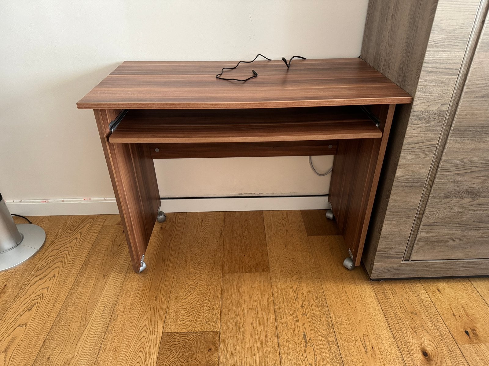 Bureau ordinateur sous roulettes, Huis en Inrichting, Kasten | Computermeubels, Ophalen, Gebruikt