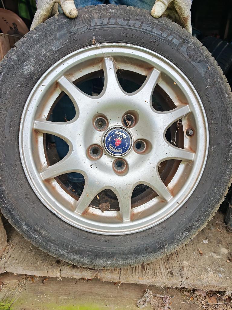 Pneu été sur jante SAAB + optique de phare, Auto-onderdelen, Banden en Velgen, Ophalen, Gebruikt, 15 inch, Banden en Velgen