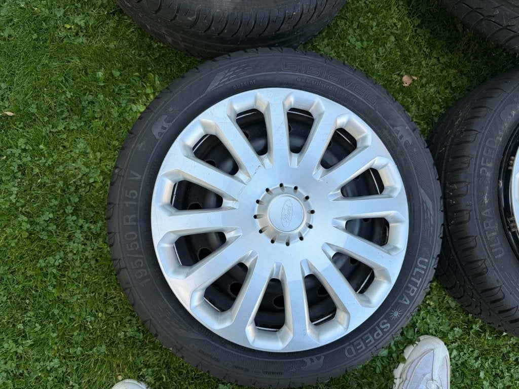 4 jantes 15p Ford Fiesta 2017, 15 pouces, Véhicule de tourisme, Pneus été, Enlèvement