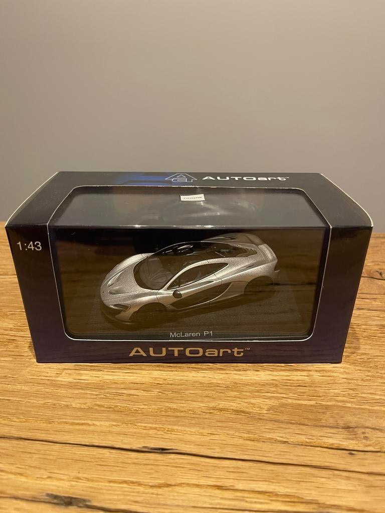 1:43 Mclaren P1 - Autoart, Enlèvement ou Envoi, Comme neuf