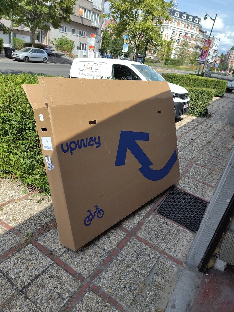 Grande boite en carton pour vélo, Enlèvement ou Envoi, Utilisé, Upway