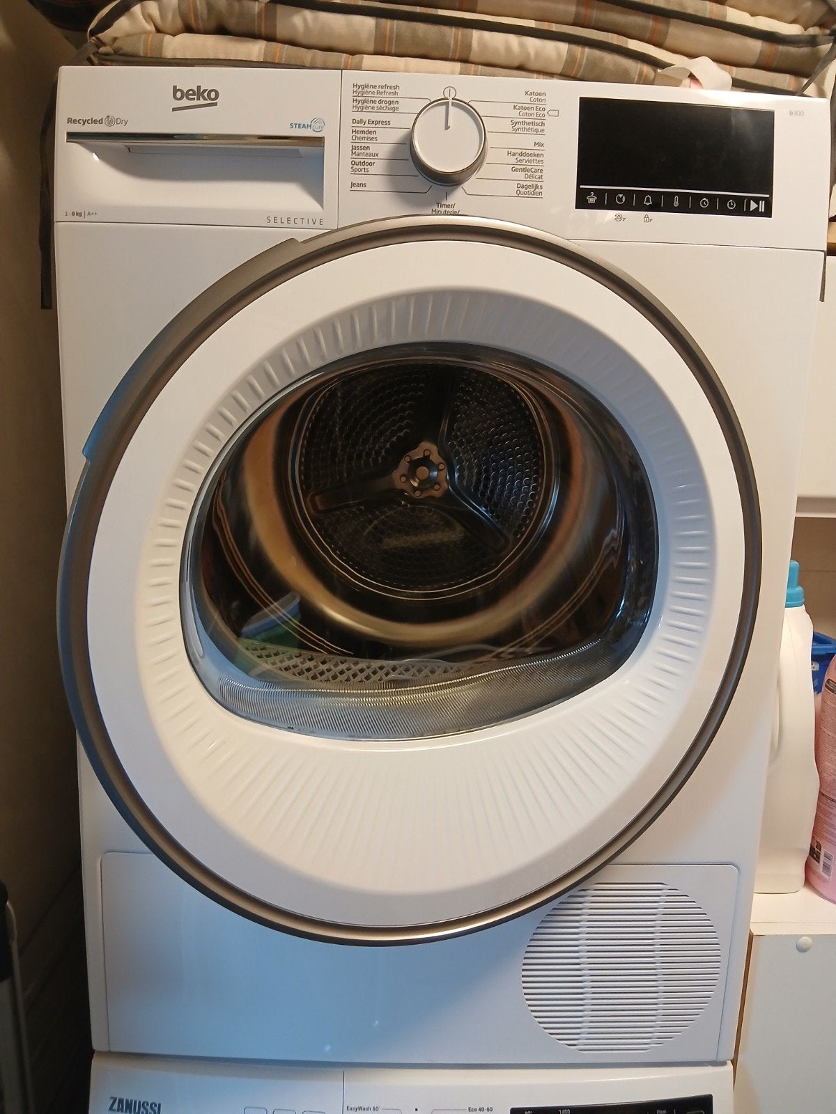 condensatie droogkast van het merk Beko., Elektronische apparatuur, Droogkasten, Ophalen, Zo goed als nieuw