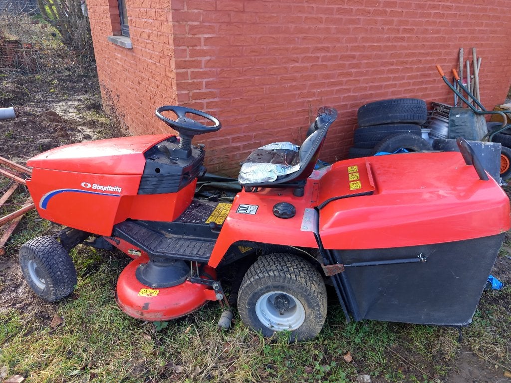 Tracteur tondeuse Simplicity Baron 18HP Hydro à réparer, Enlèvement, Utilisé, Bac de ramassage, 120 cm ou plus