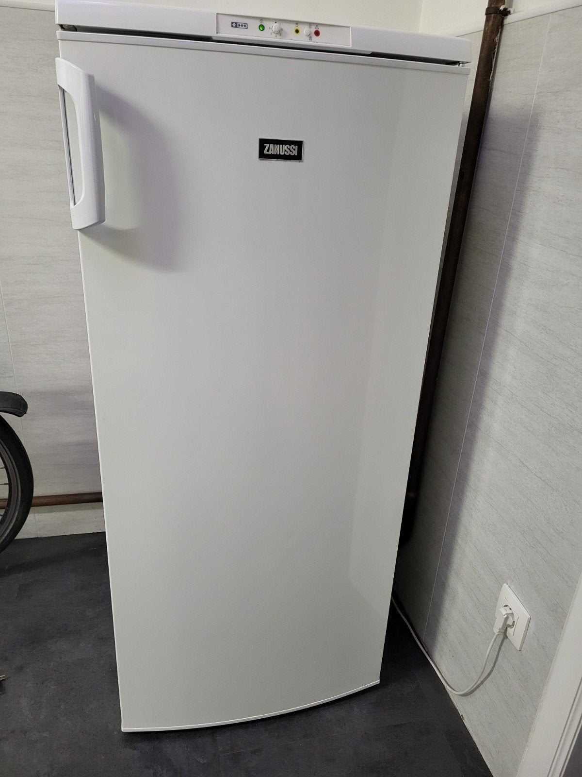 Diepvries Zanussi, Gebruikt, 120 tot 140 cm, 60 tot 90 cm, Ophalen