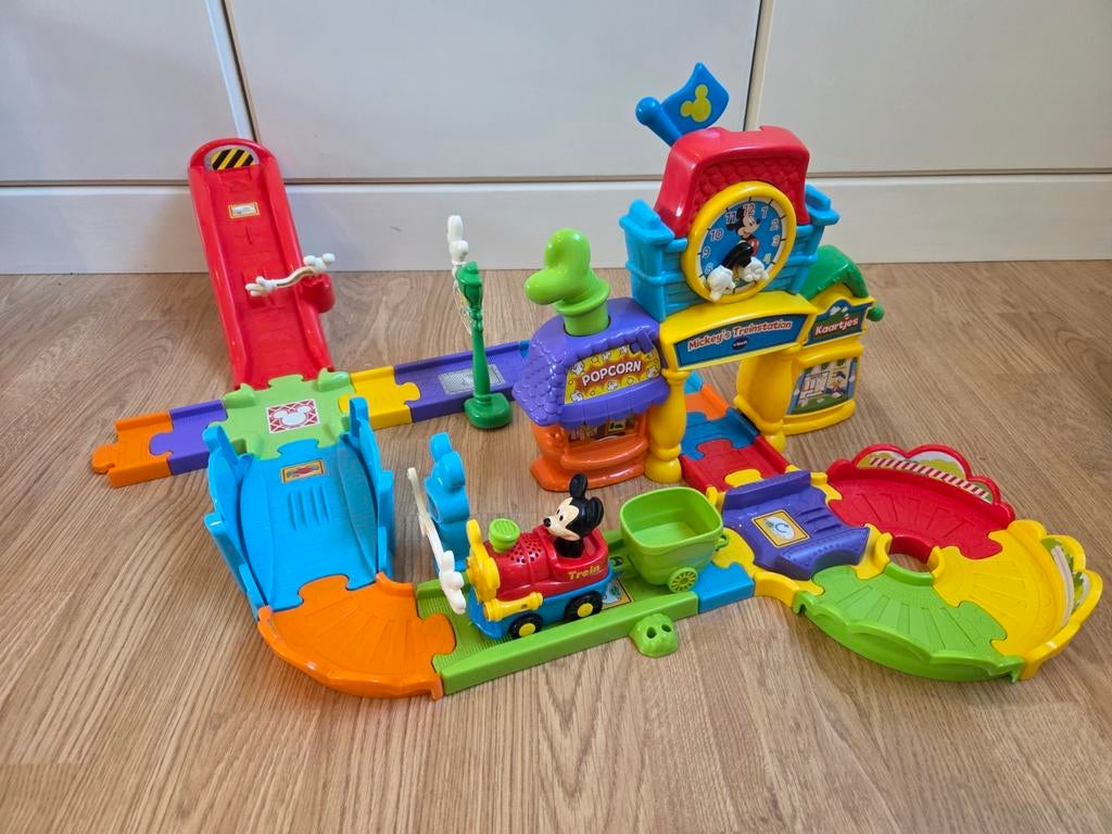 Vtech toet toet auto's Disney Mickey's treinstation, Kinderen en Baby's, Ophalen, Gebruikt, 6 maanden tot 2 jaar