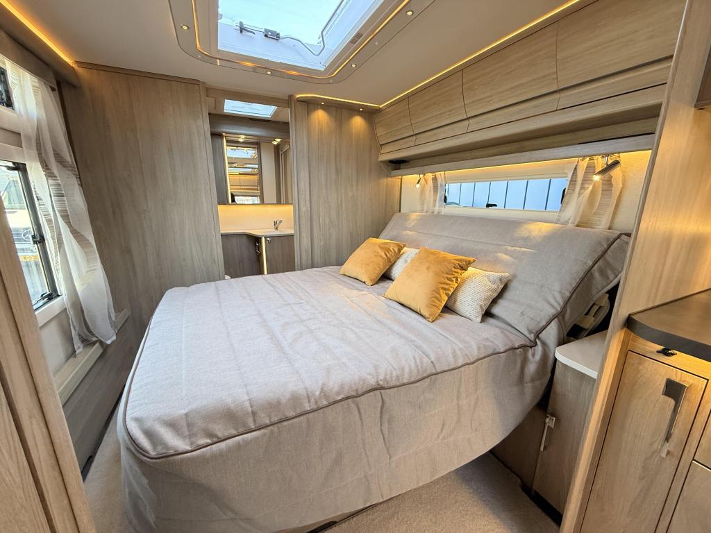 Kabe Imperial 740 TDL E8, Caravans en Kamperen, Caravans, Schokbreker, Rondzit, 7 tot 8 meter, Bedrijf