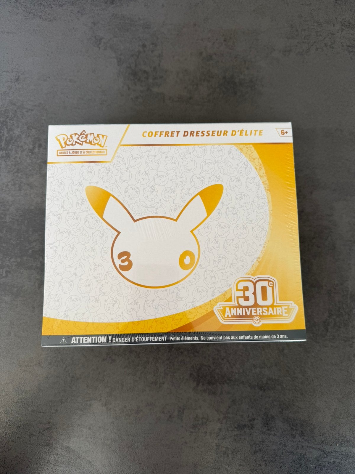 Pokémon 30ans etb, Hobby & Loisirs créatifs, Enlèvement