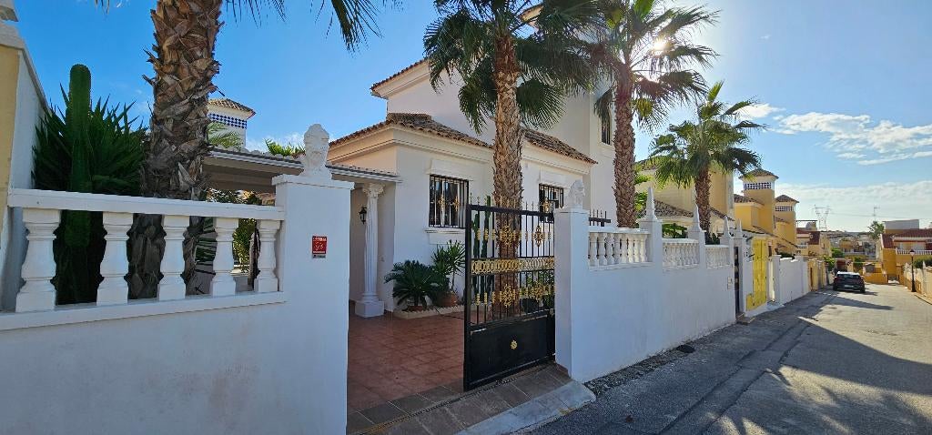 Villa individuelle à vendre à Lo Crispin, Algorfa, Immo, Étranger, Village, Maison d'habitation, 4 pièces, Lo Crispin