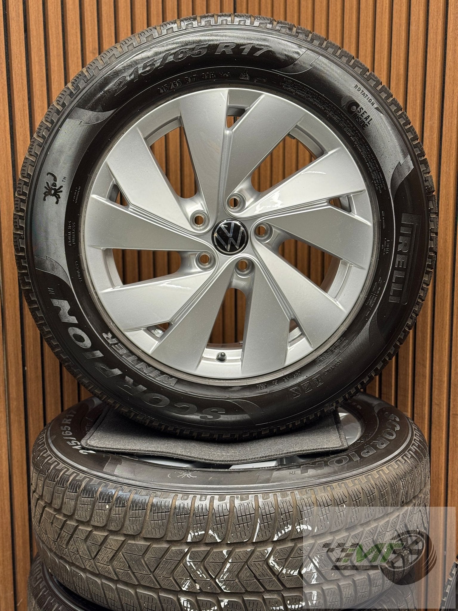️17" Vw Tiguan Tayron RLine BARI WINTER 215 65 napoli OEM, -, -, Banden en Velgen, 17 inch