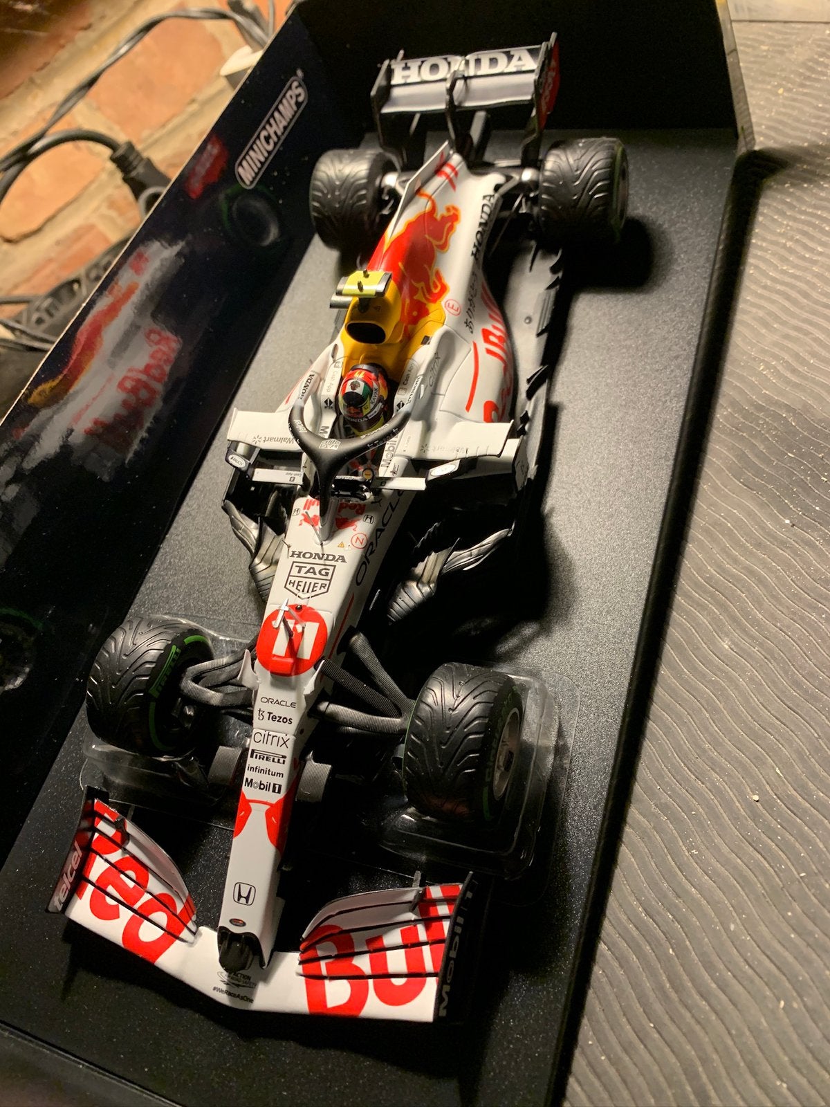 Red Bull Racing Honda RB16b, Ophalen of Verzenden, Zo goed als nieuw