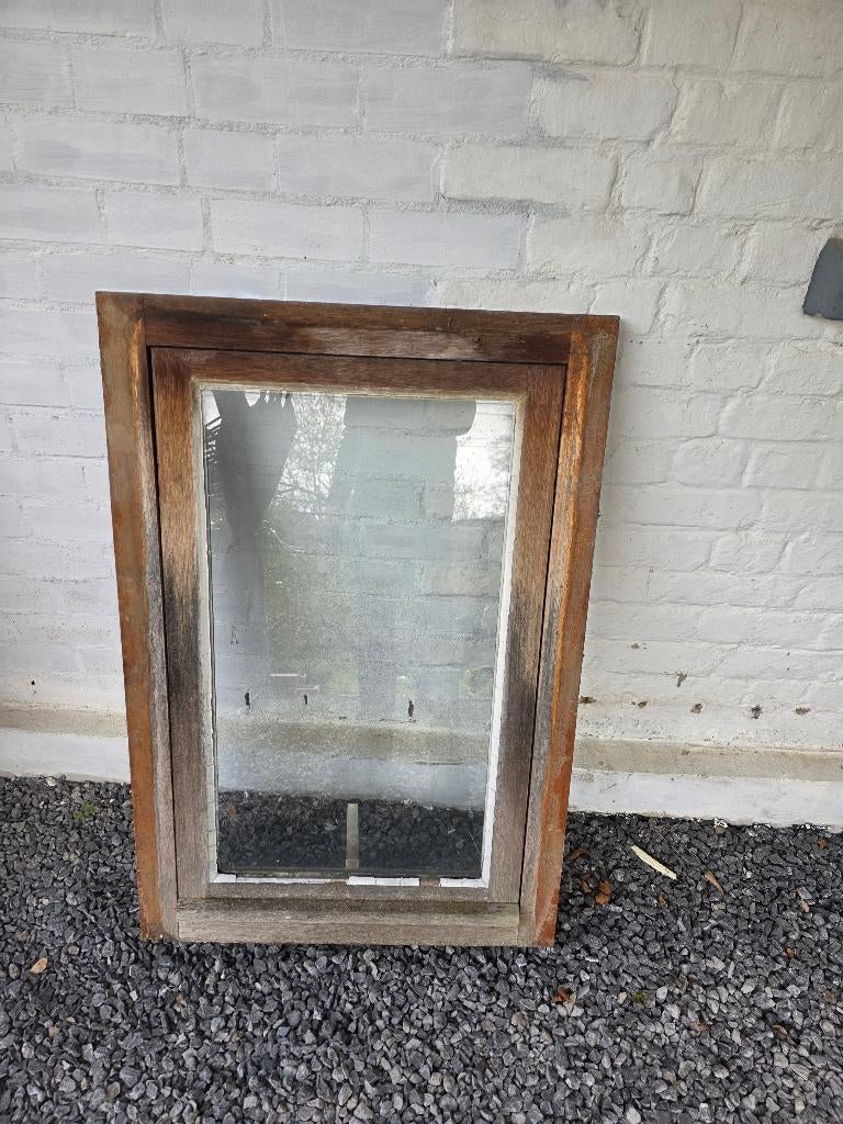 Fenetre bois 95x64, Fenêtre de façade ou Vitre, Enlèvement, Utilisé, Moins de 80 cm