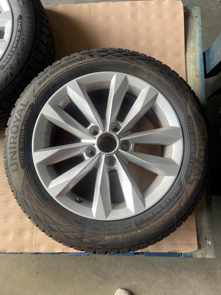 Allseason Banden+velgen Audi A3 (2023), Auto-onderdelen, Banden en Velgen, Ophalen, 16 inch, All Season, Banden en Velgen