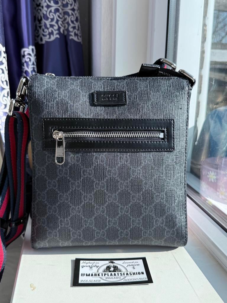 Gucci messenger bag, Handtassen en Accessoires, Tassen | Schoudertassen, Zo goed als nieuw, Ophalen of Verzenden