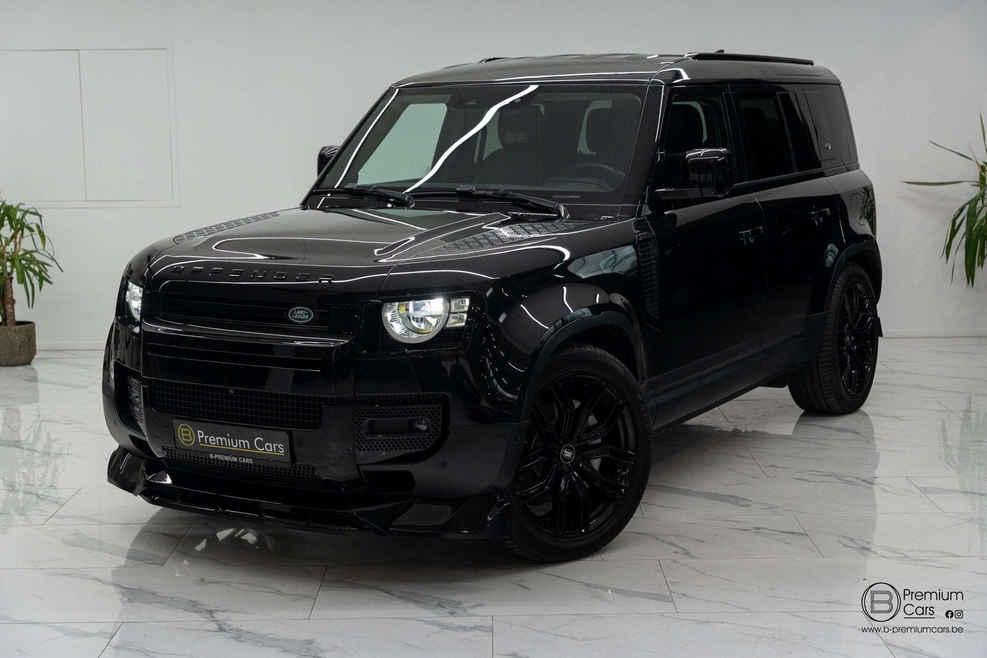 Land Rover Defender 110 / P400e S / AWD! Hybride! Bodykit! G, Automaat, Dealer onderhouden, 4 cilinders, Zwart