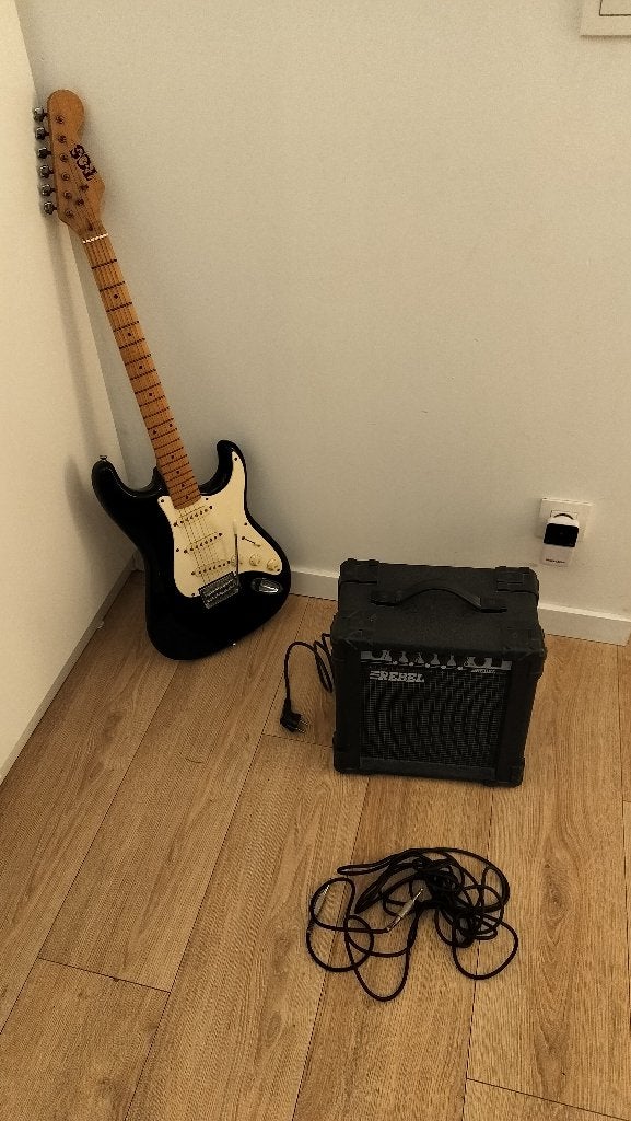 Elektrische gitaar met versterker, Met versterker, Zo goed als nieuw, Solid body, Ophalen