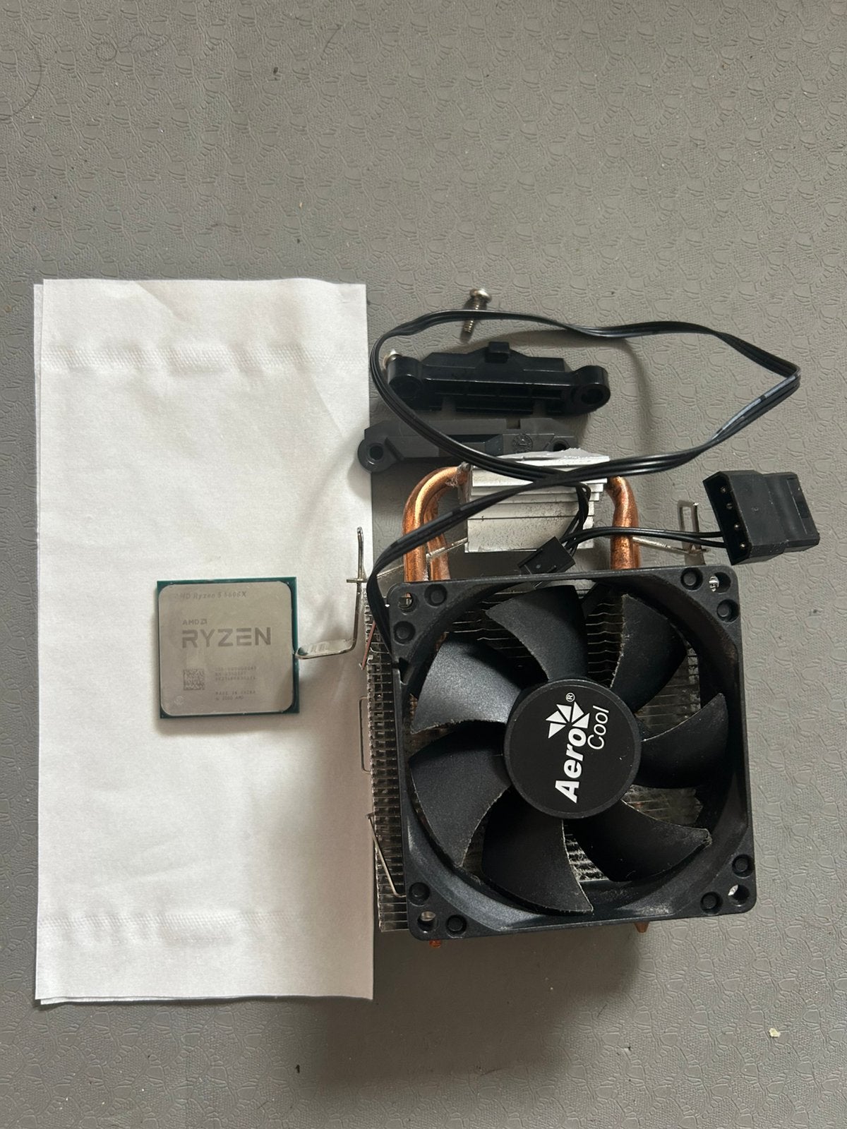 Refroidisseur de processeur AMD Ryzen 5 5600X + AeroCool, Enlèvement, Comme neuf, 6-core, 3 à 4 Ghz