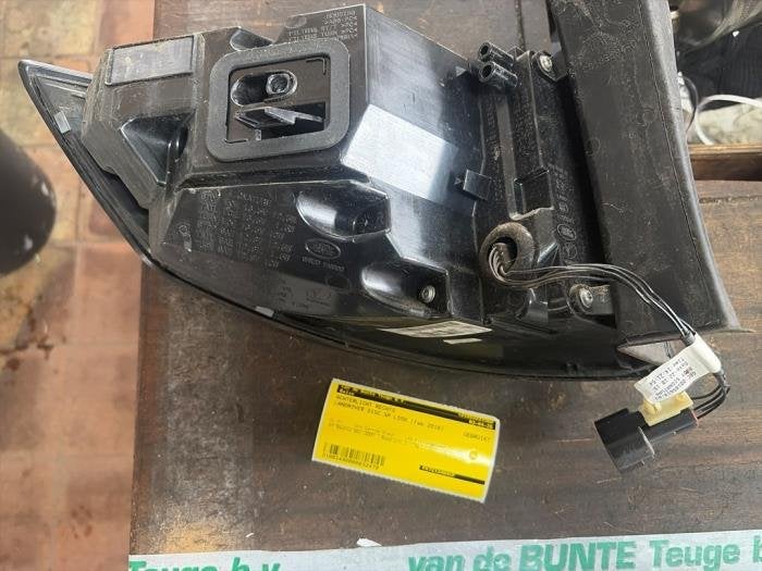 Feu arrière droit d'un Landrover Discovery Sport L550, Land Rover, -, 3 mois de garantie, Utilisé