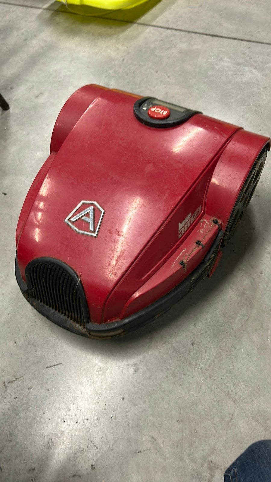 Ambrogio line 30 elite robotmaaier, Tuin en Terras, Robotmaaiers, Ophalen, Gebruikt, Meer dan 25 cm, Bestuurbaar via app