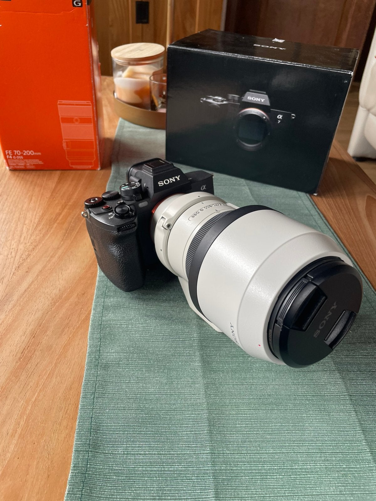 Sony A7 IV + Sony FE 70-200mm F/4 G OSS, TV, Hi-fi & Vidéo, Écran inclinable/pivotant, Pare-soleil, Enlèvement ou Envoi, 32 mégapixels