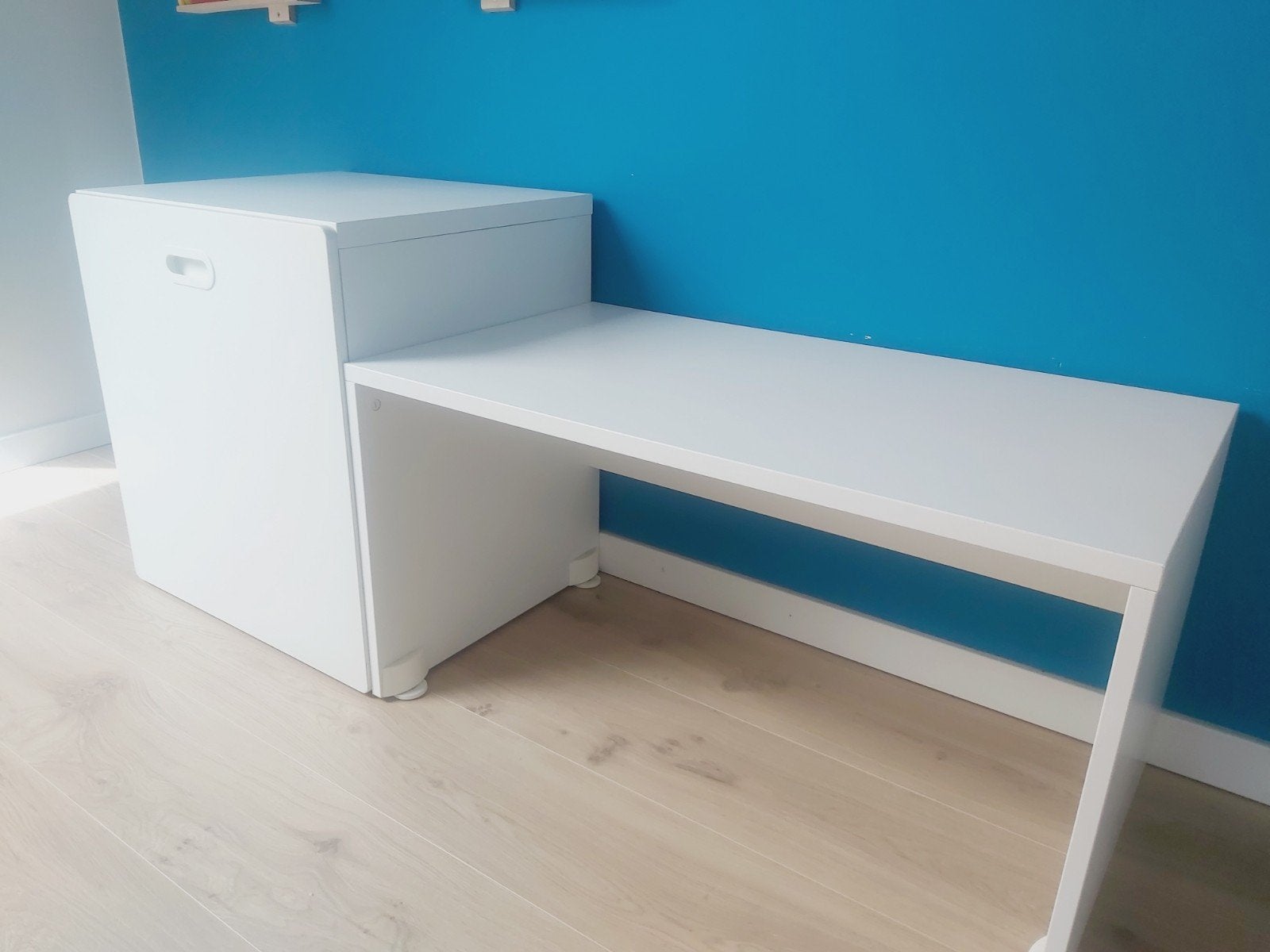 Bureau/speeltafel met kast Trofast Ikea, Ophalen