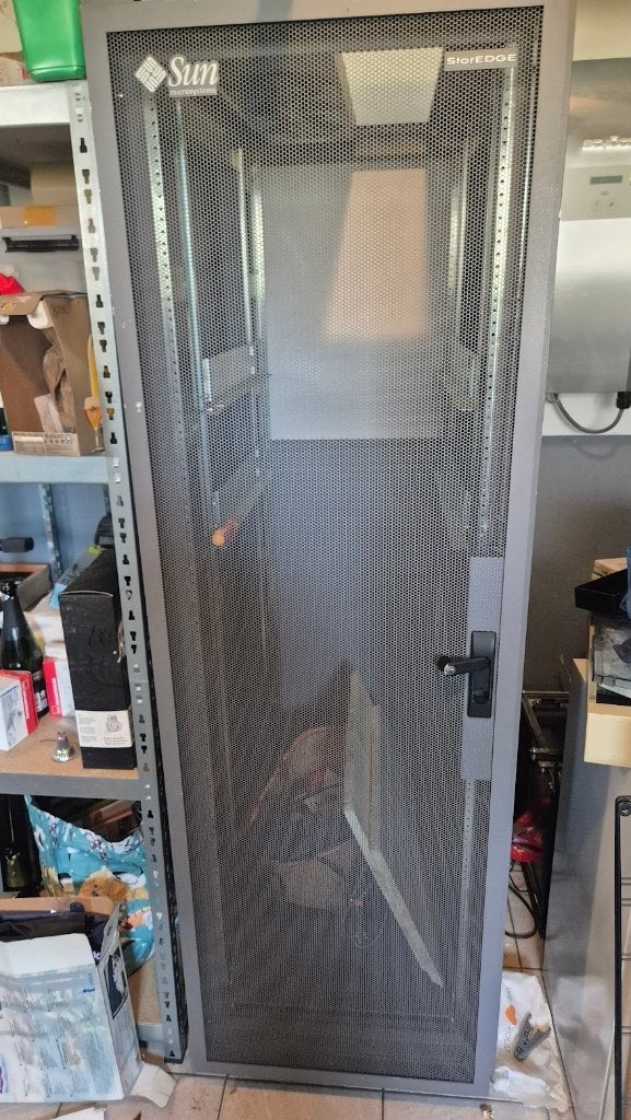 Patchkast / Netwerkkast, Computers en Software, Serverkasten, Ophalen, Gebruikt, Geperforeerd