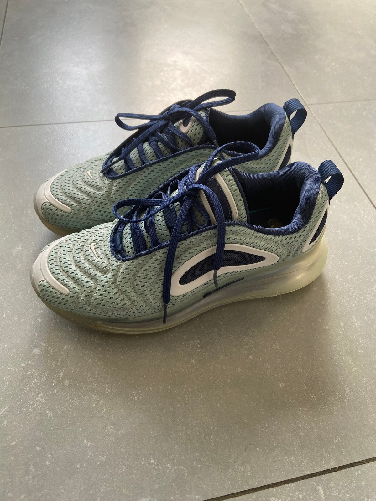 Nike Airmax 720, Vêtements | Femmes, Chaussures, Enlèvement, Comme neuf