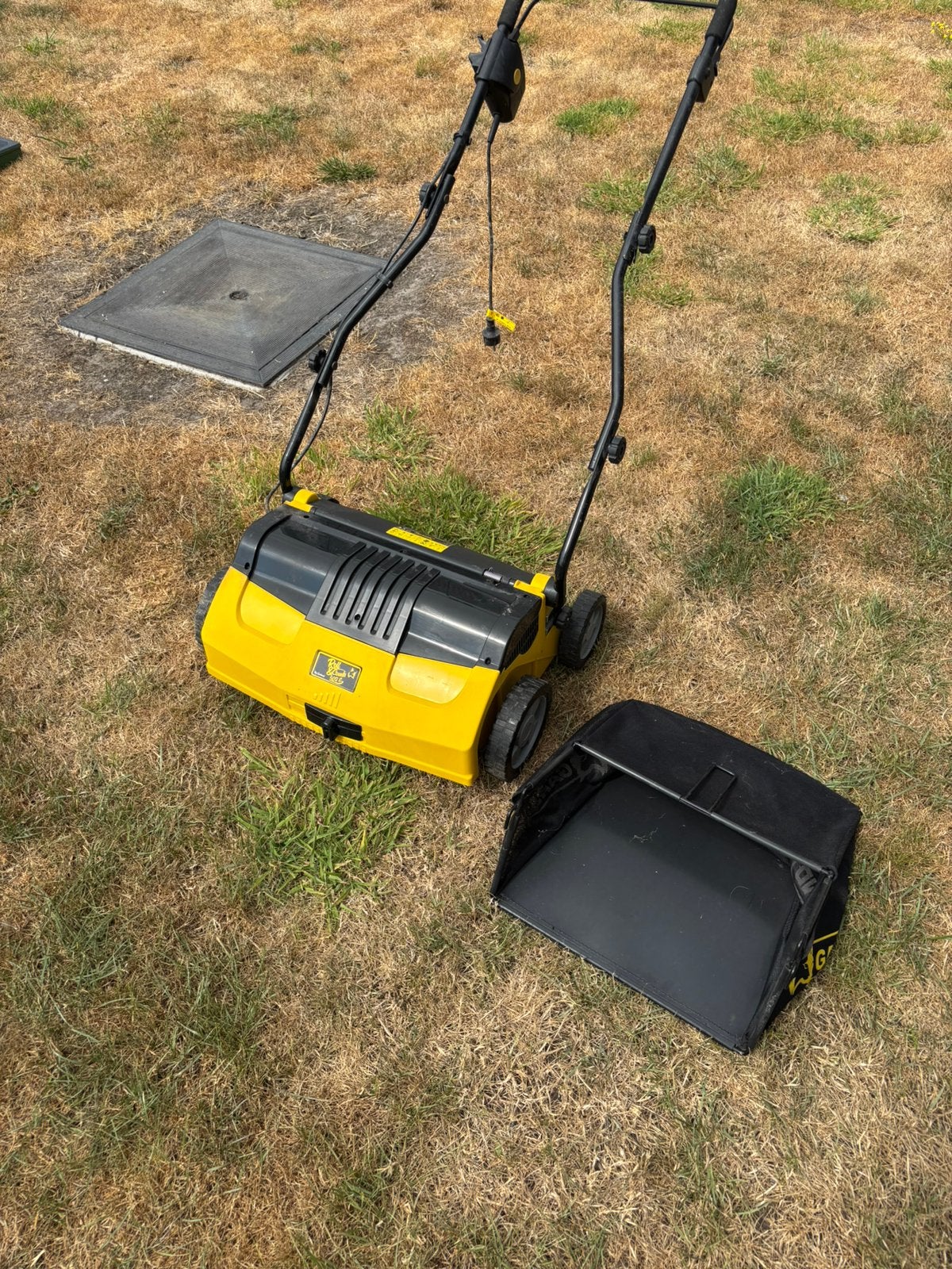 Kunstgras borstel machine, Tuin en Terras, Ophalen, Zo goed als nieuw