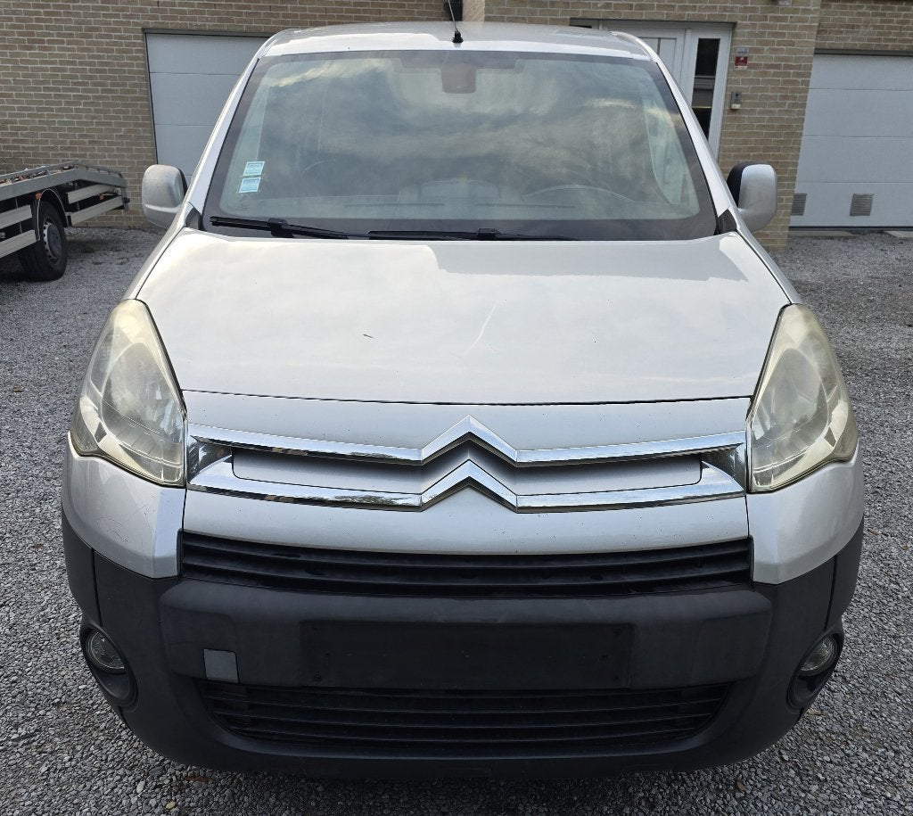 CITROEN BERLINGO 1.6 HDI 2010 /3 ZITTERS/259.000 KM/1.999 €, https://public.car-pass.be/vhr/575da541-536f-4add-928e-9897a9a50cd3