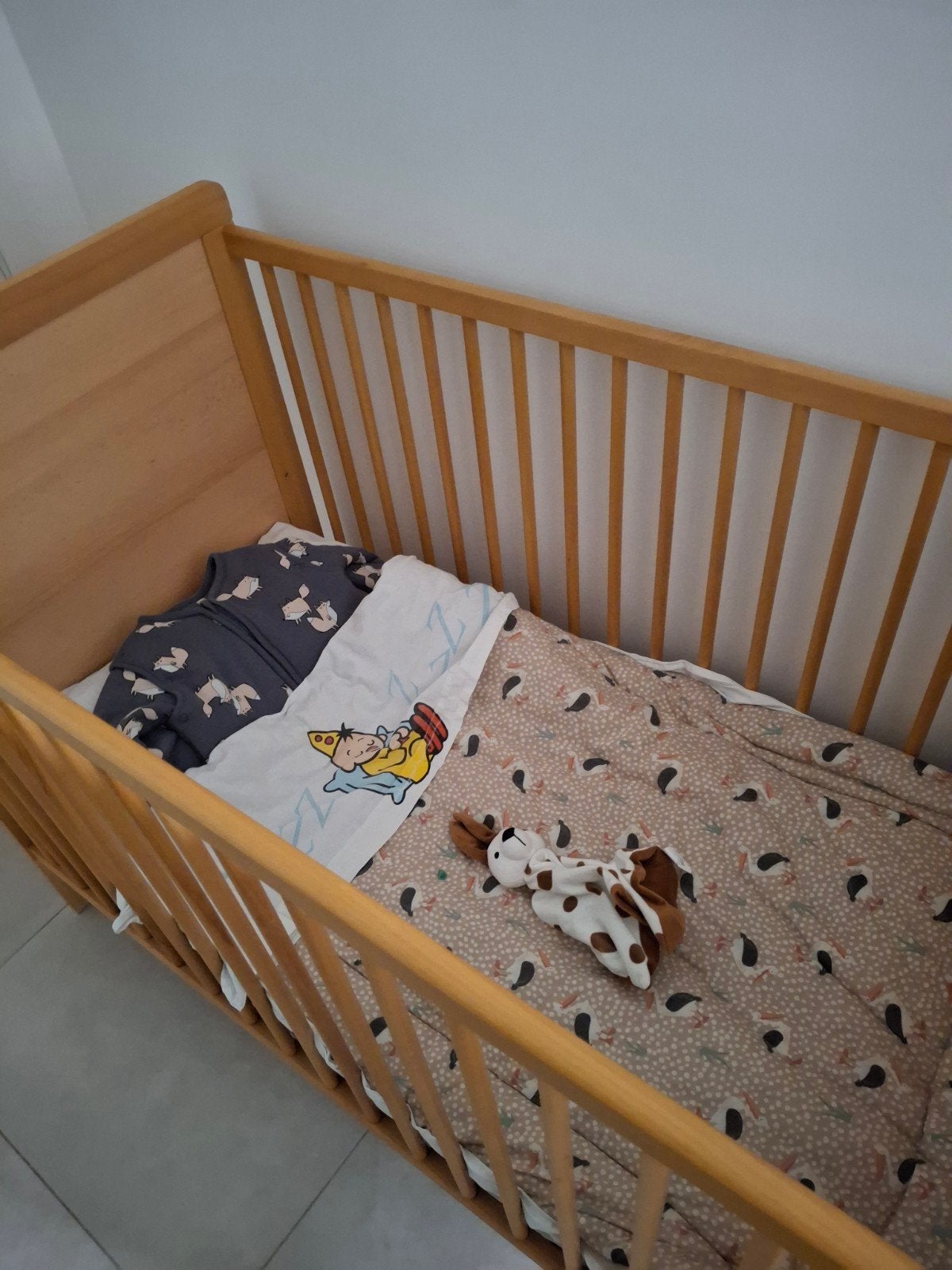 LIT POUR ENFANT 125 x 65 cm en bois de hêtre avec matelas de, Matelas, Moins de 70 cm, Comme neuf, Enlèvement