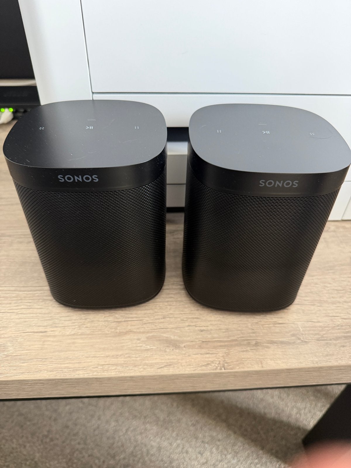 Sonos One Sl + Originele staanders, TV, Hi-fi & Vidéo, Enceintes, Enceinte d'étagère, Compatible son surround/home cinéma, Sorento