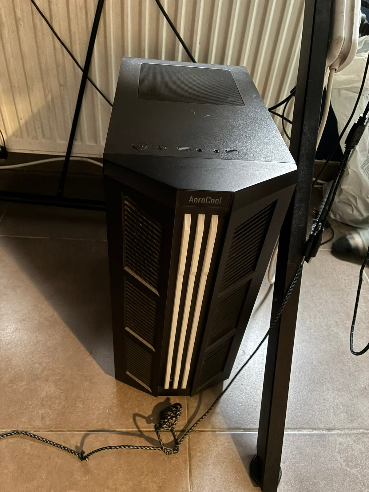 Gaming pc, Games en Spelcomputers, Ophalen, Zo goed als nieuw