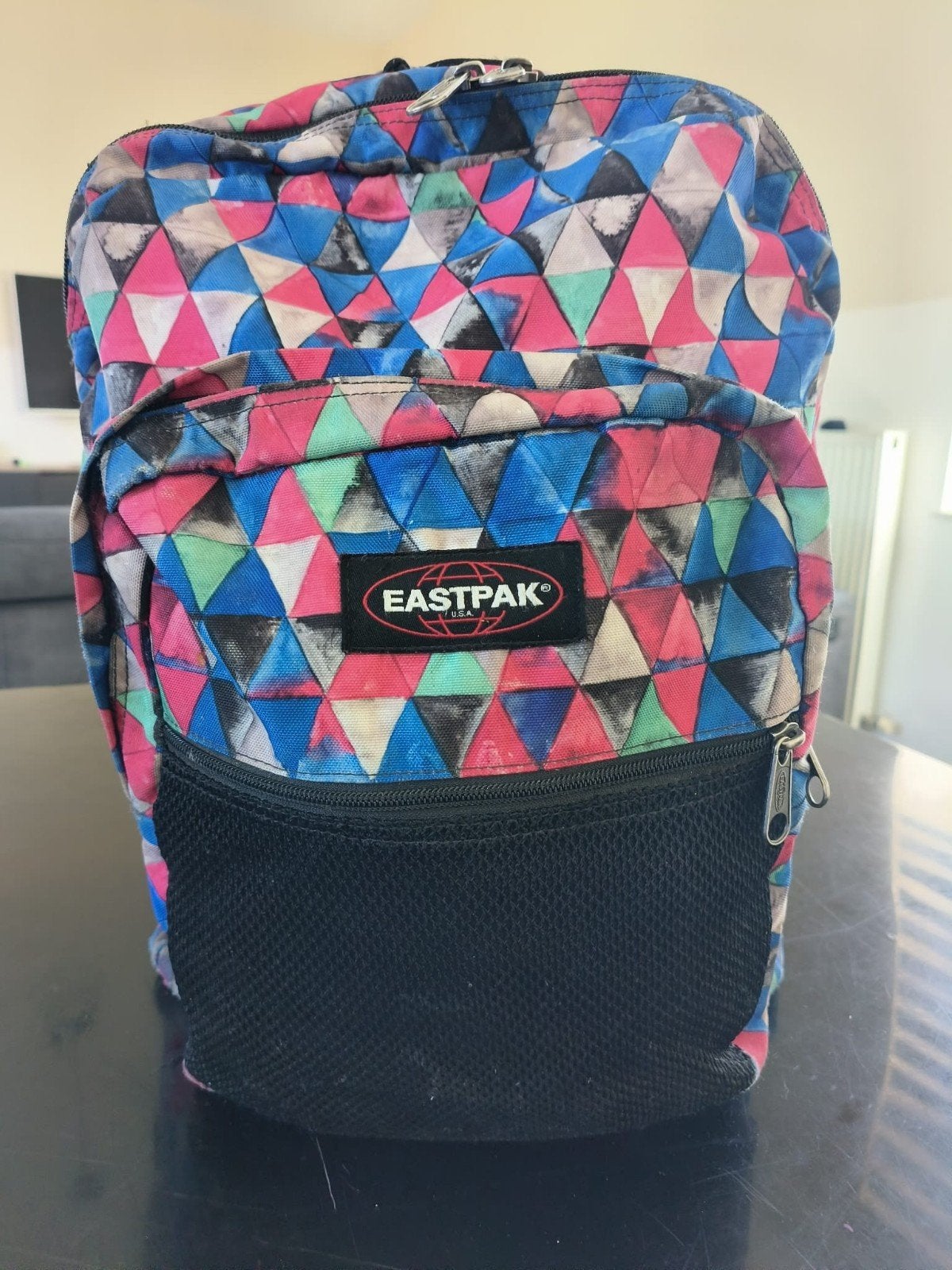 sac d'école Eastpak, Enlèvement