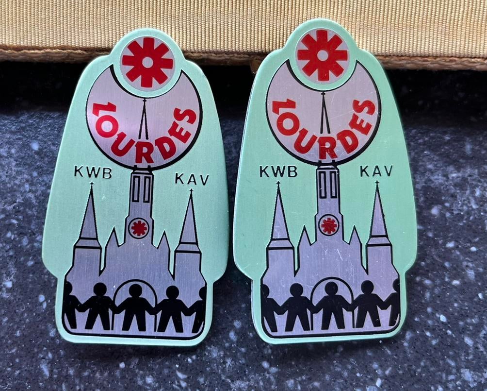 Pins Lourdes KWB - KAV, Ophalen, Zo goed als nieuw