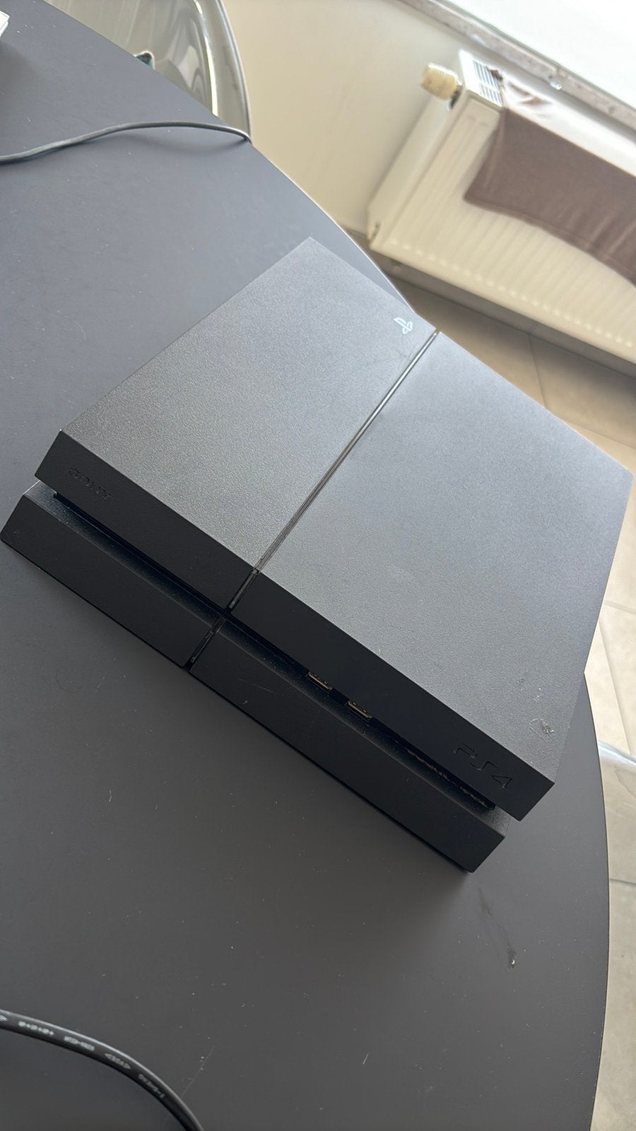Playstation 4 met kabel en 4 spelletjes, Games en Spelcomputers, Spelcomputers | Sony PlayStation 4, Ophalen of Verzenden, Met 1 controller