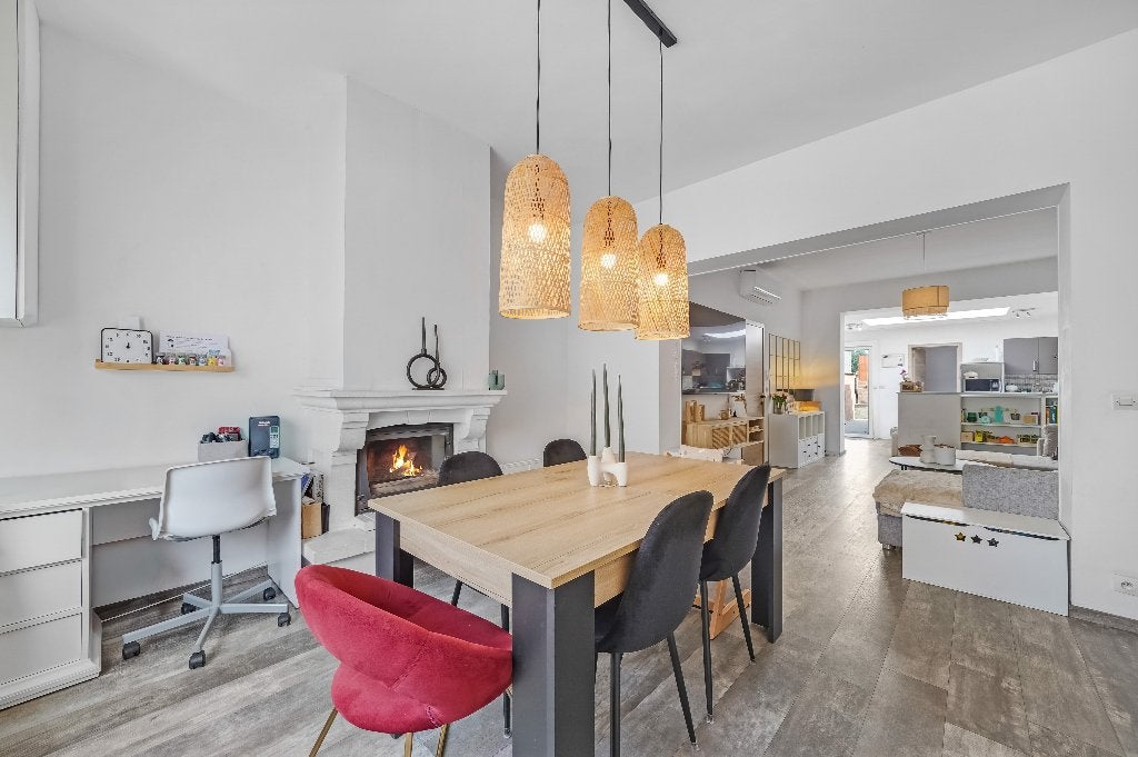 Jolie maison de ville avec garage, Immo, Maisons à vendre, Maison 2 façades, 200 à 500 m², Province de Hainaut, 227 kWh/m²/an