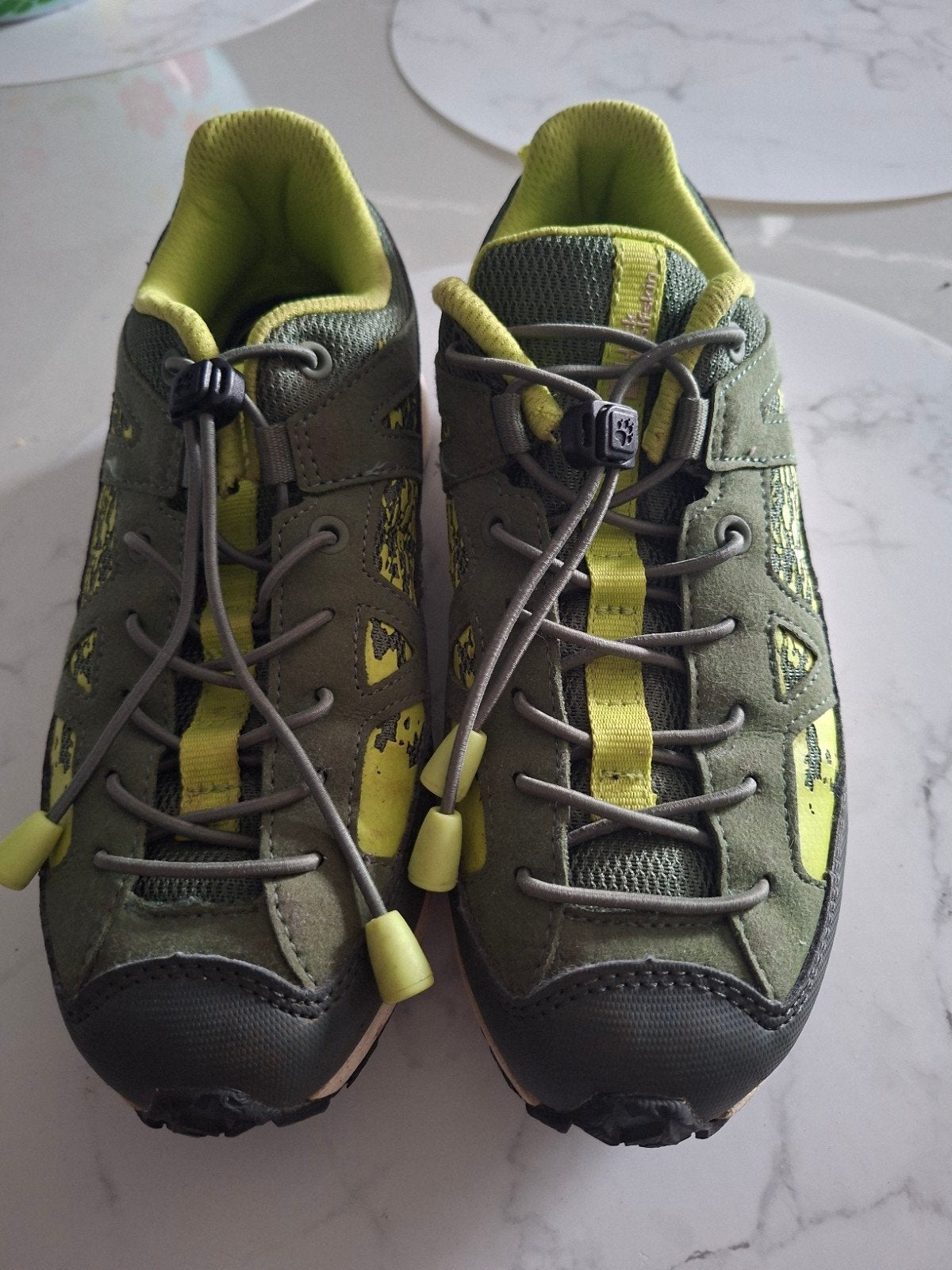 Sneakers maat 36, Enlèvement