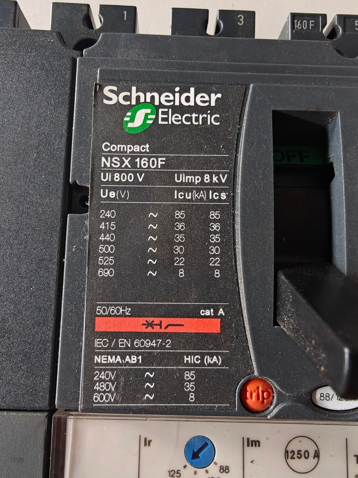 Schneider nsx 160f compact vermogenschakelaar, Ophalen
