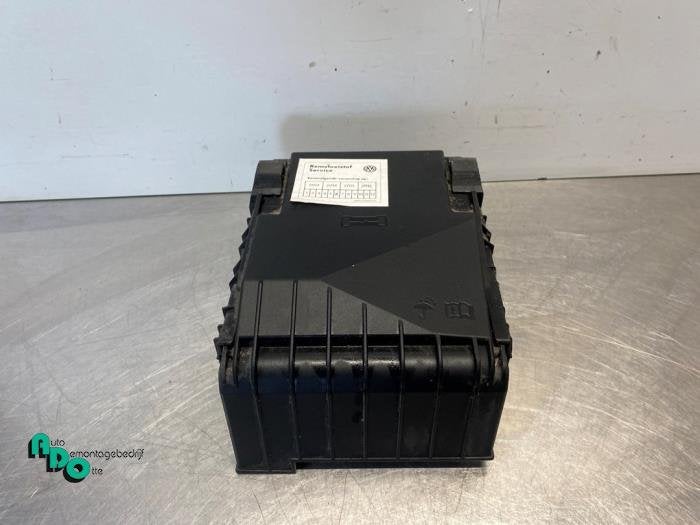 Boîte à fusibles d'un Volkswagen Caddy (Caddy 04-), Volkswagen, -, 3 mois de garantie, Utilisé