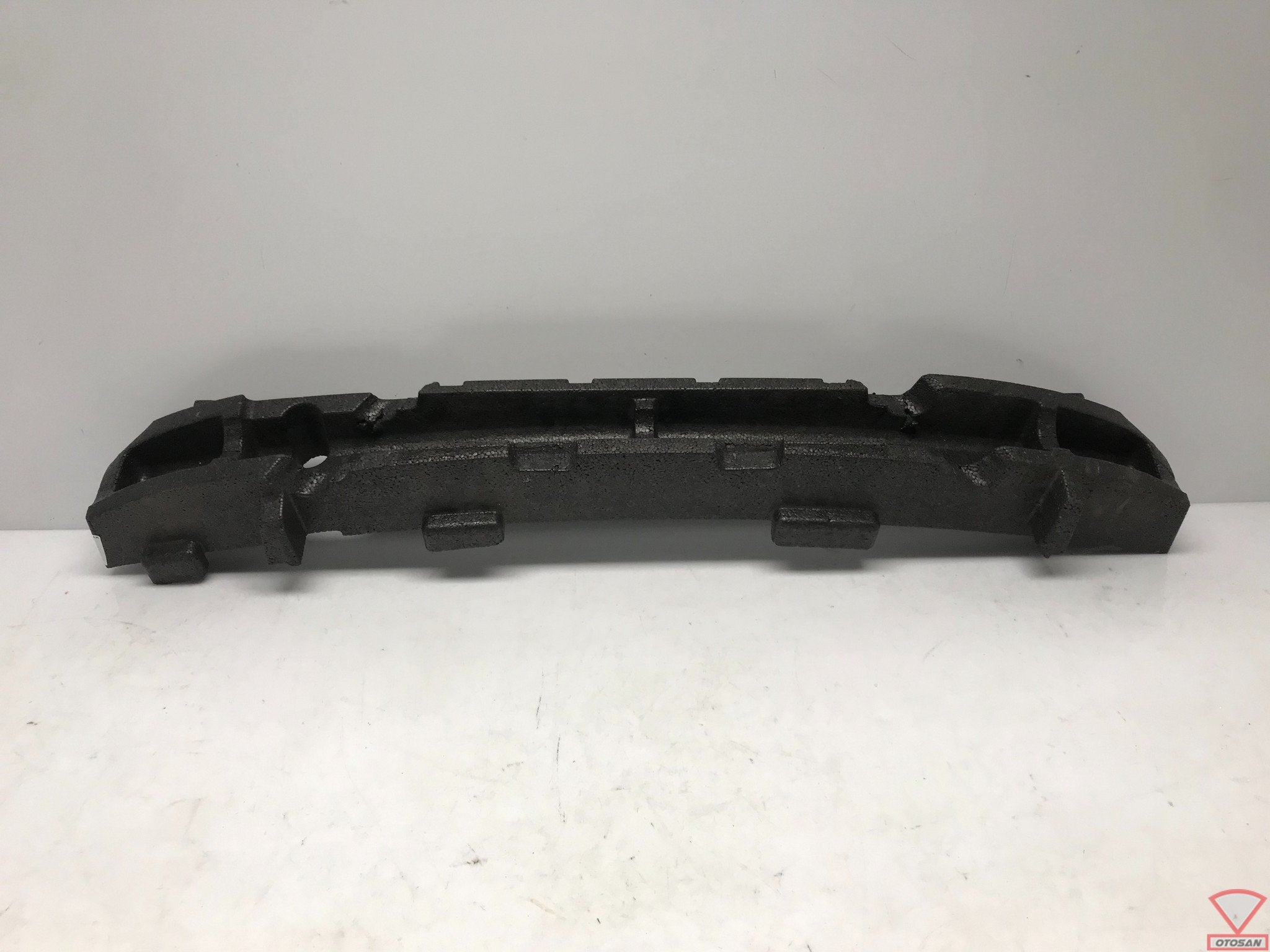 Nissan Qashqai J11 2017-2021 Schuim Bumperbalk 62090 HV00A, Voor, Takashima 1-chome 1-1
220-8686  Yokohama, NISSAN_SR@mail.nissan.co.jp