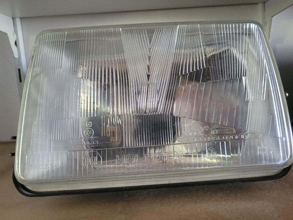 Phare GAUCHE neuf d'origine Skoda Favorit - CZECHOSLOVAKIA, Enlèvement, Neuf, Skoda