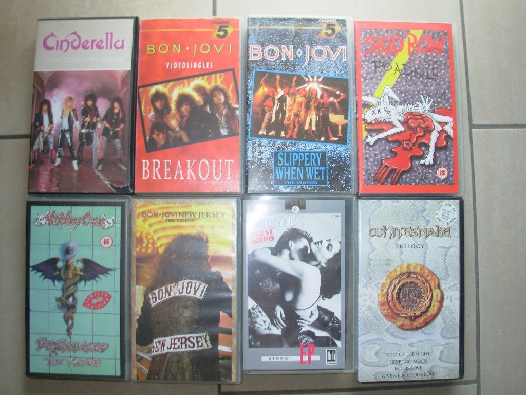 LOT VHS  8x HARDROCK (Motley Crue, Cinderella, Skidrow, BJ), Cd's en Dvd's, VHS | Documentaire, Tv en Muziek, Ophalen, Gebruikt