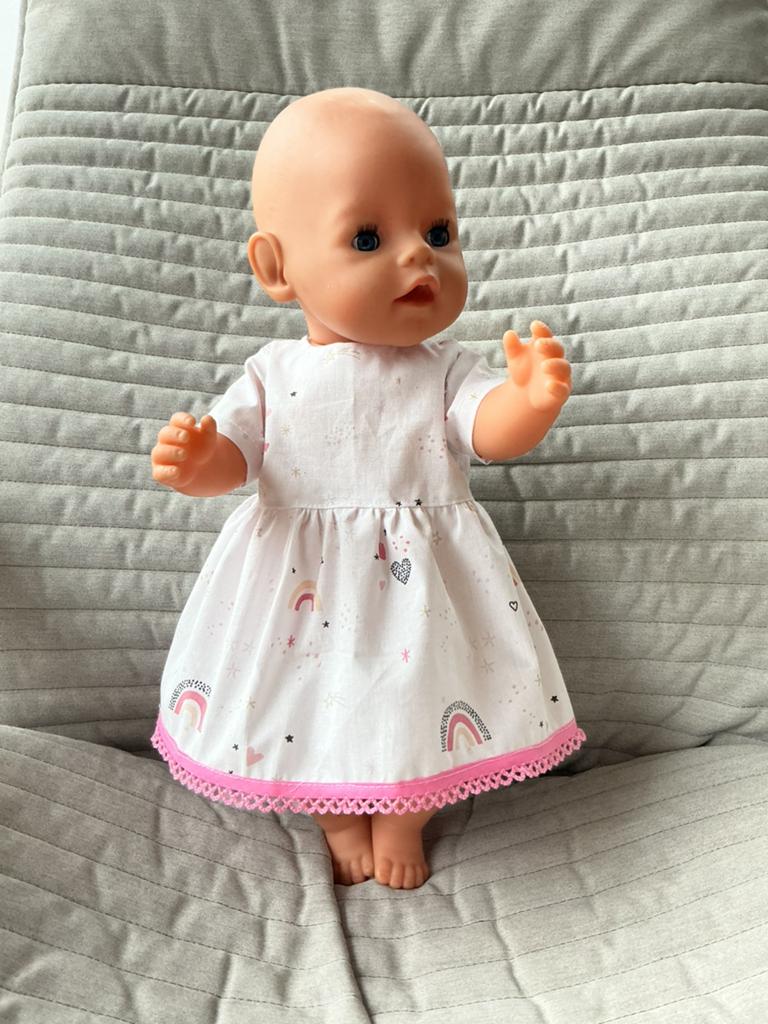 124. Babyborn: Nieuw wit jurkje met regenbogen, Ophalen of Verzenden, Zo goed als nieuw
