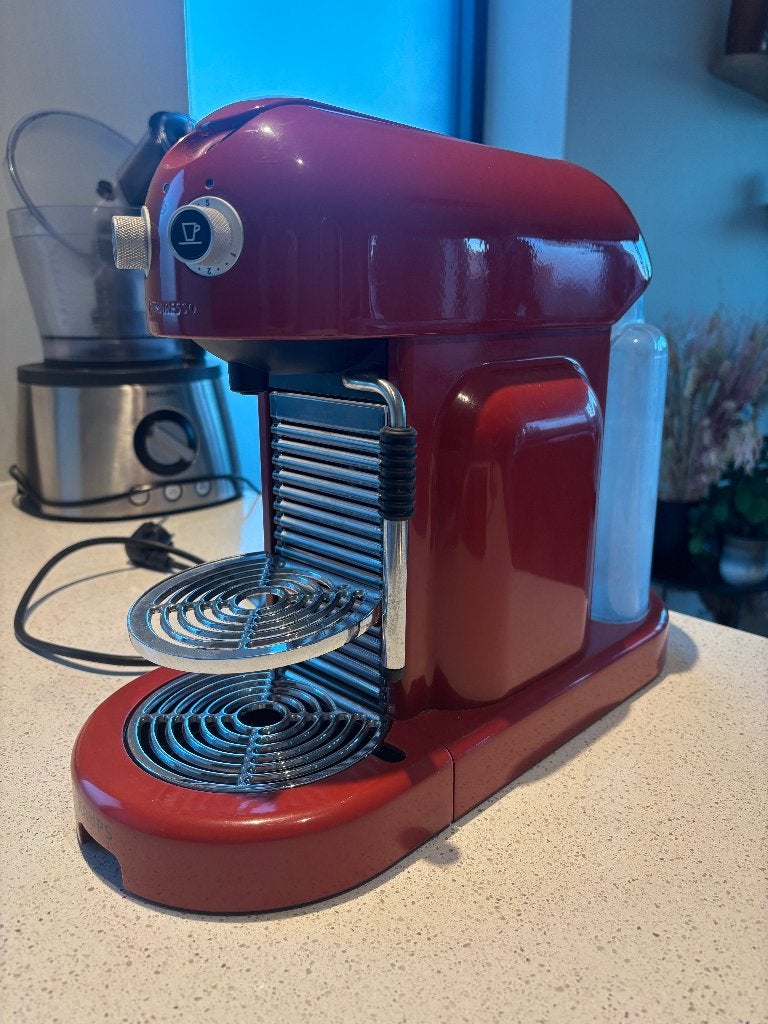 Nespresso Krups Maestria koffiemachine, Elektronische apparatuur, Koffiezetapparaten, Ophalen, Koffiepads en cups, Gebruikt, Espresso apparaat
