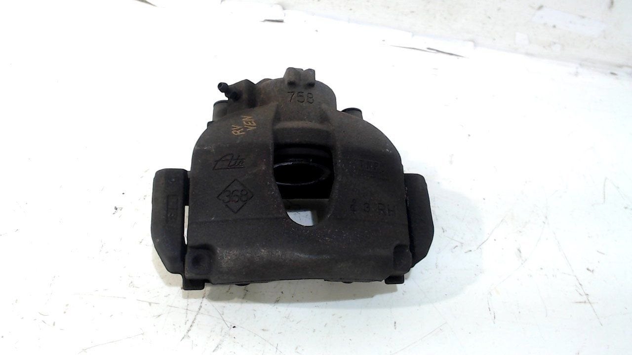 Remklauw rechts voor Renault Laguna, Onderdelen@venauto.nl, Van der Ven Autorecycling B.V., Ettenseweg 76, 4706 PB Roosendaal, The Netherlands