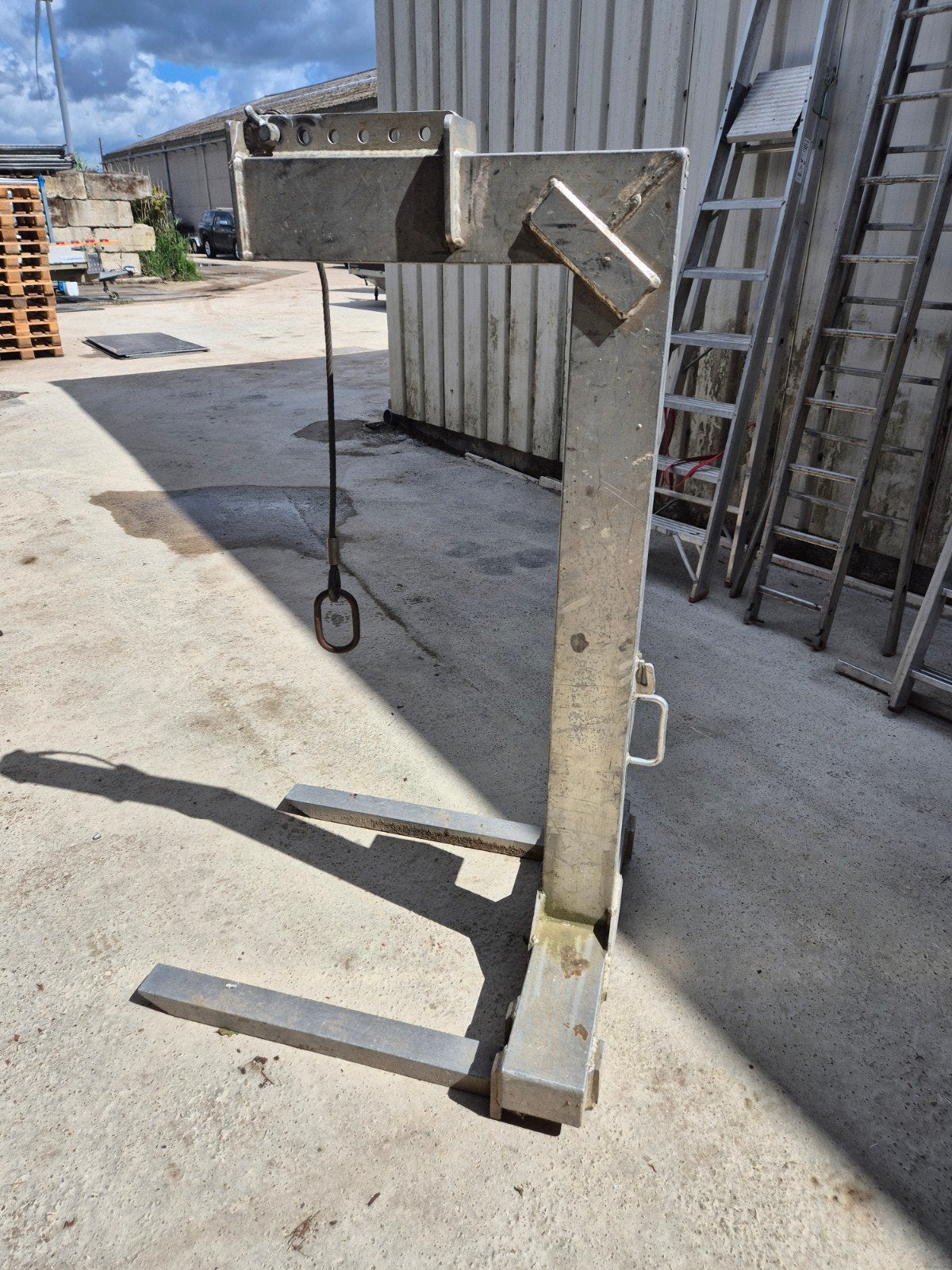 Aluminium pallethaak, Ophalen