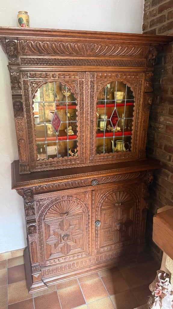 Armoire tête de lion, Enlèvement