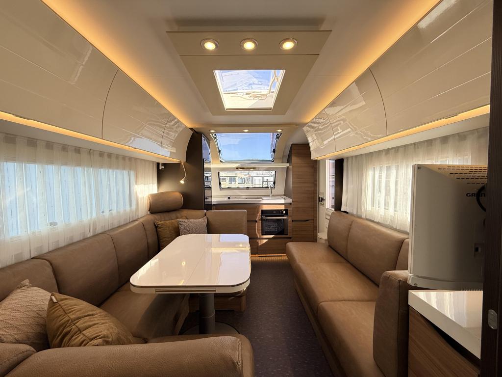 Adria Alpina 663 HT, Caravans en Kamperen, 7 tot 8 meter, Bedrijf, Tot en met 3, Adria