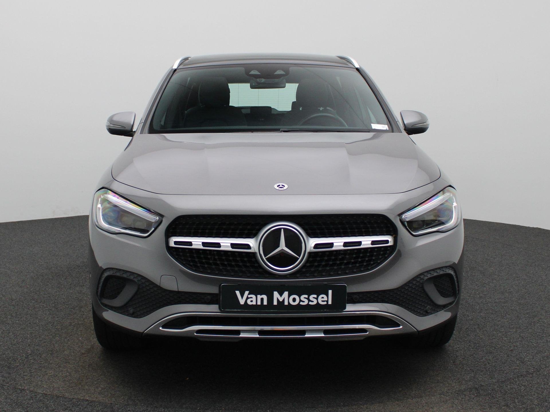 Mercedes-Benz GLA 250 e Business Line SFEERVERLICHTING | CAM, Auto's, Zwart, 4 cilinders, 16 kWh, Bedrijf